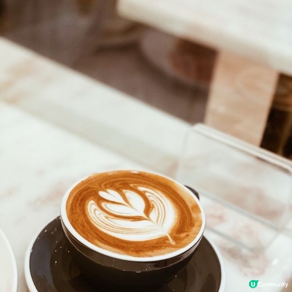 在紛擾囂塵的商業市區中，來一個希臘乳酪芝士下午茶，享受一段釋...