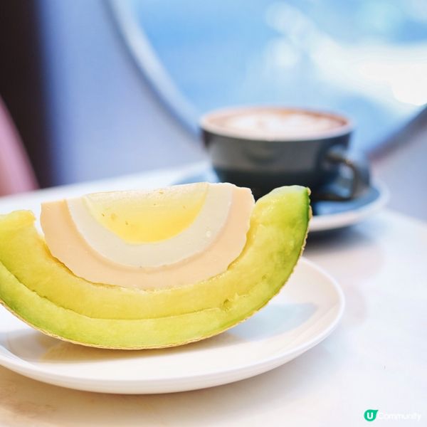 今日去左中環就順便睇下有咩好野食～發現呢間新開嘅餐廳Lana...