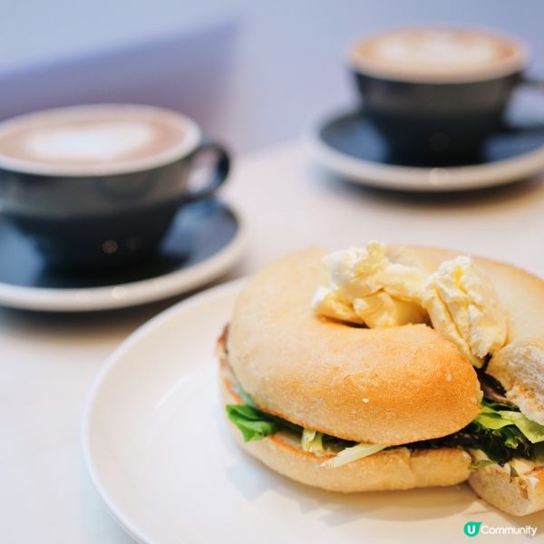 今日去左中環就順便睇下有咩好野食～發現呢間新開嘅餐廳Lana...