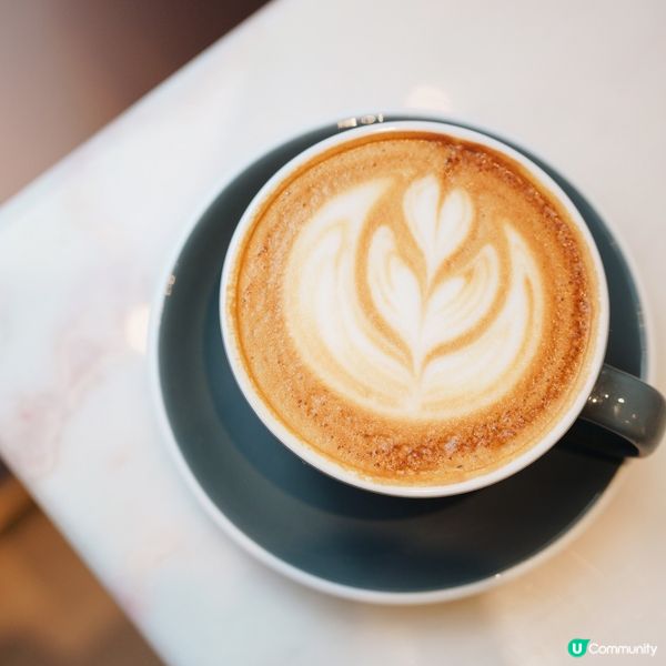 今日去左中環就順便睇下有咩好野食～發現呢間新開嘅餐廳Lana...