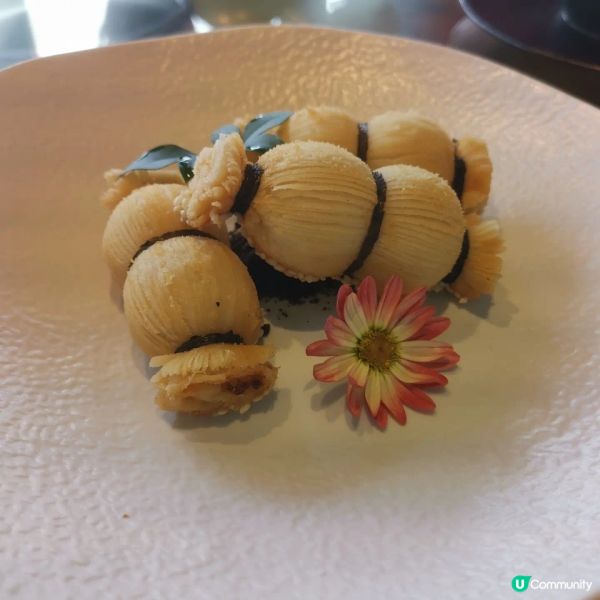 食物好味！賣相又靚！推介紅米炸蝦腸同梨形咸水角！