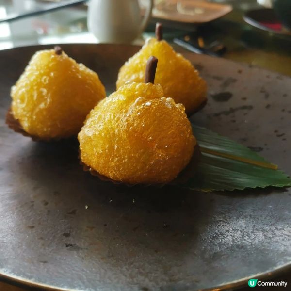 食物好味！賣相又靚！推介紅米炸蝦腸同梨形咸水角！