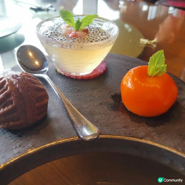 食物好味！賣相又靚！推介紅米炸蝦腸同梨形咸水角！