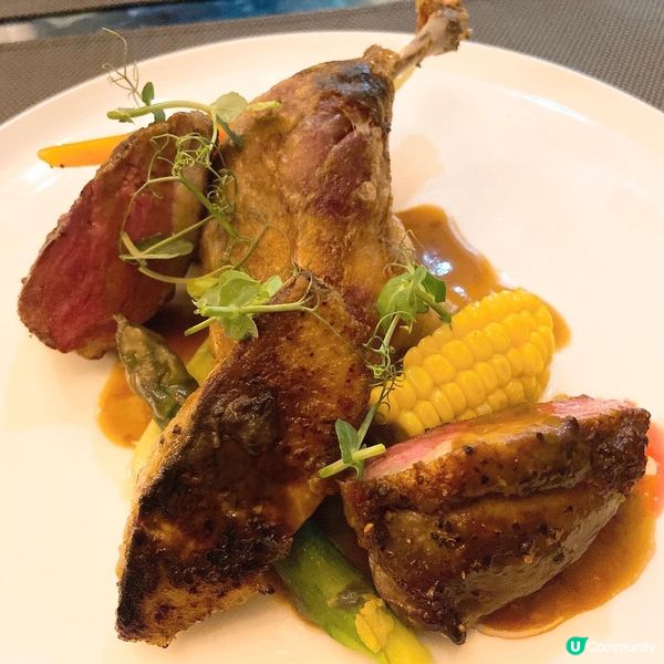 中環有好多西式餐廳，前排朋友生日諗住係附近搵間餐廳所以就揀咗...