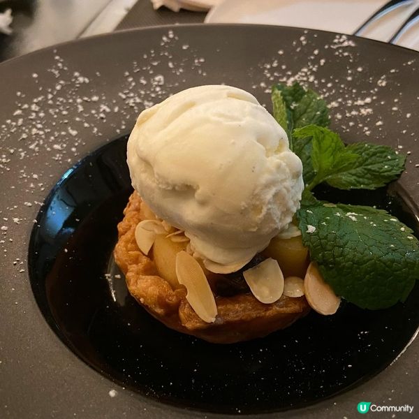 中環有好多西式餐廳，前排朋友生日諗住係附近搵間餐廳所以就揀咗...