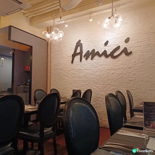 中環有好多西式餐廳，前排朋友生日諗住係附近搵間餐廳所以就揀咗...