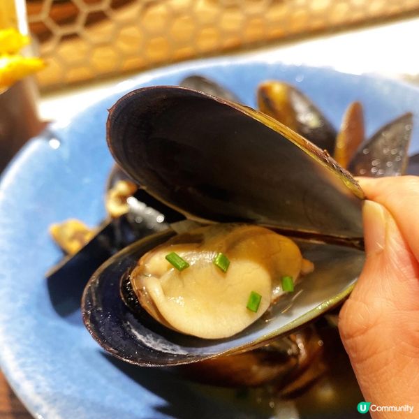 ᴛʜᴇ ɢʀɪʟʟ ʀᴏᴏᴍ係一間出色嘅sᴛᴇᴀᴋ ʜᴏᴜs...