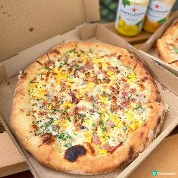 呢間既手工酸種pizza好好味😋😋