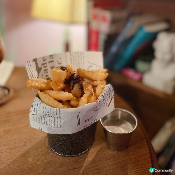 今次黎到銅鑼灣呢間懷舊cafe打卡📸📸