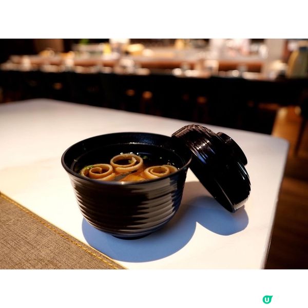 位於銅鑼灣的Cubus可說是高級日本餐廳集中地，趁著週日就來...