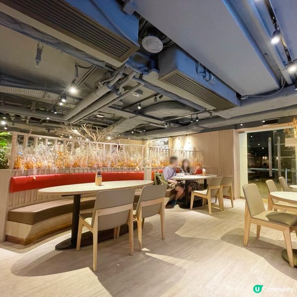 今次同朋友黎到 @phi.coffee_pancake 食下...