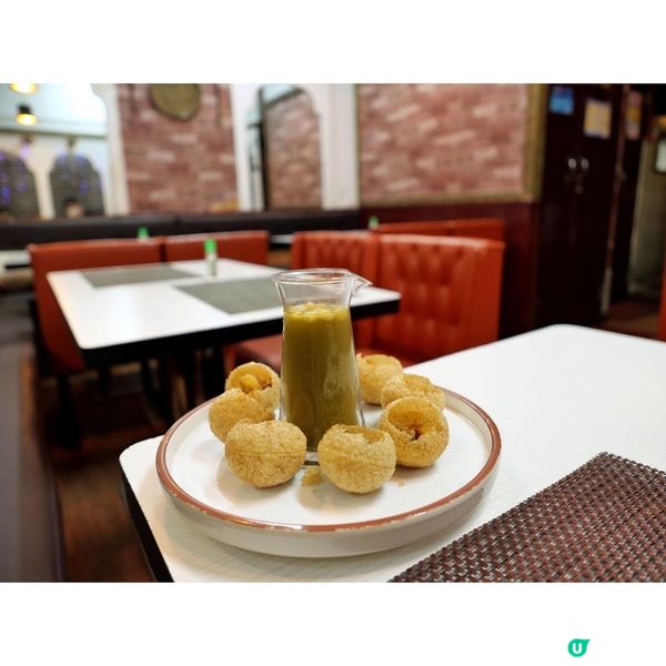 重慶大廈可說是香港的多元共融文化地標🏬，不同種族膚色的人到此...