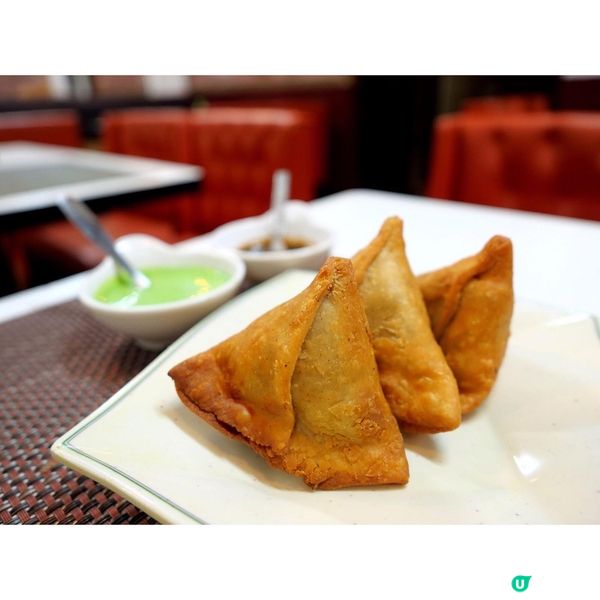 重慶大廈可說是香港的多元共融文化地標🏬，不同種族膚色的人到此...