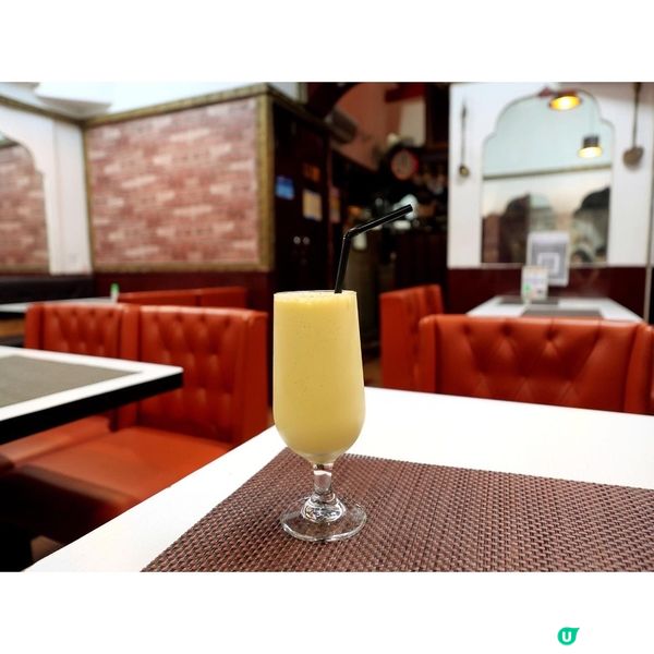 重慶大廈可說是香港的多元共融文化地標🏬，不同種族膚色的人到此...