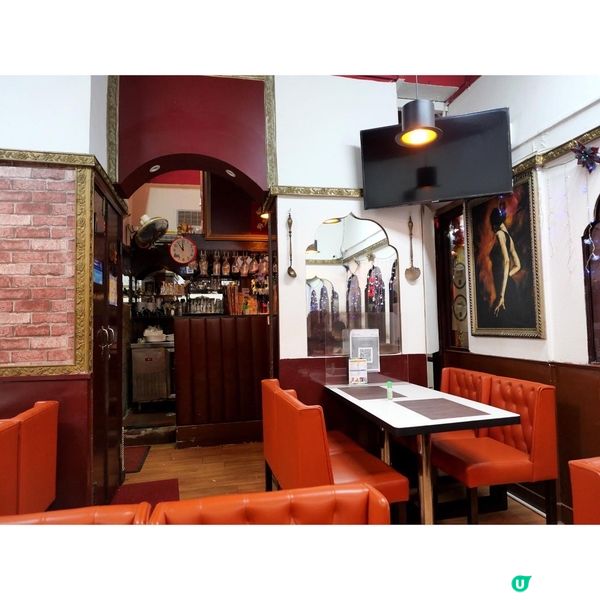 重慶大廈可說是香港的多元共融文化地標🏬，不同種族膚色的人到此...