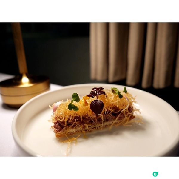 位於都爹利街的盡頭，有四盞香港僅存的1880年代煤氣街燈，作...