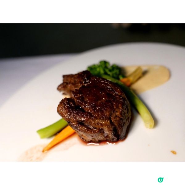 位於都爹利街的盡頭，有四盞香港僅存的1880年代煤氣街燈，作...