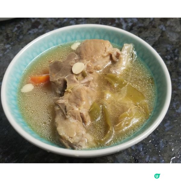 晚餐 : 臘腸炒芥蘭苗  炸乳鴿 無花果霸王花豬骨湯 蛋炒飯