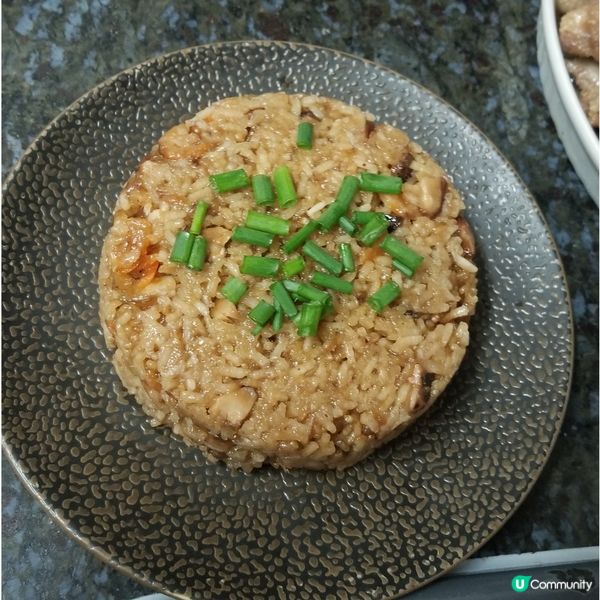 晚餐 : 香菇蒸排骨  蟹黃豆腐紹菜煲 生炒糯米飯