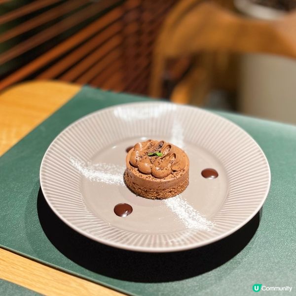 今次同朋友黎到觀塘呢間樓上cafe☕️ — @relishc...