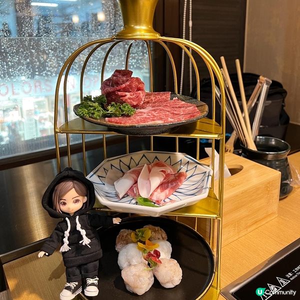 今日朋友帶我去食好野😌呢間《黑樺牛》和牛火鍋放題，聽聞可以任...