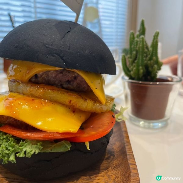 超巨😍黑色竹炭麵包皮夠特別