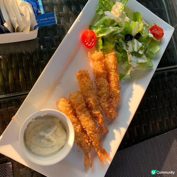 在烏蛟騰睇完紅葉後，去咗大尾篤食下午茶，咁啱4點鐘好多餐廳已...