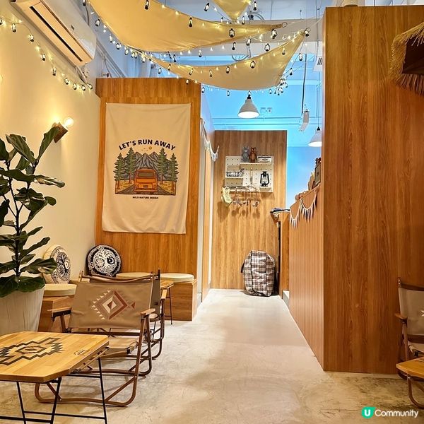 呢晚早咗喺西貢食完飯，行下散步，一路行到去海鮮街街尾發現呢間...