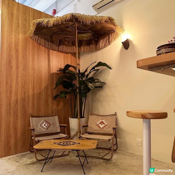 呢晚早咗喺西貢食完飯，行下散步，一路行到去海鮮街街尾發現呢間...