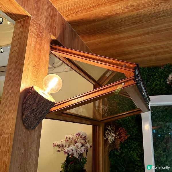 呢晚早咗喺西貢食完飯，行下散步，一路行到去海鮮街街尾發現呢間...