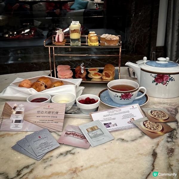 Stay Fabulous in Palm Court！下