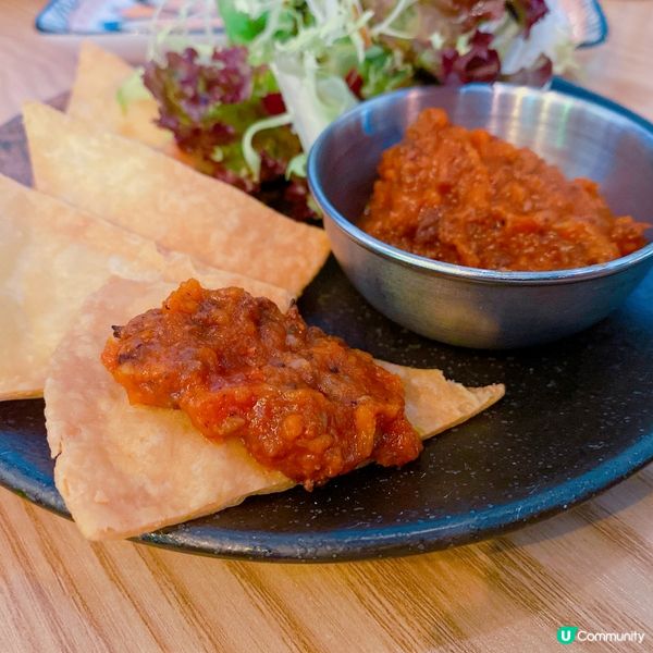 上水區最近開左一間具特色既餐廳「Holiday Cafe」