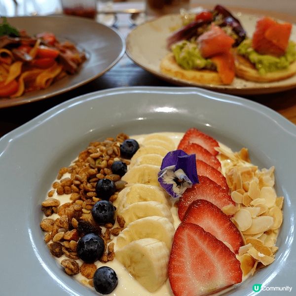 夏日美食！初夏消暑解渴熱門菜式推介～輕盈雜莓乳酪碗 / 麝香葡萄冰 / 煙三文魚冷盤 / 水果梳乎厘！