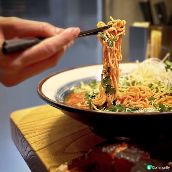 Yummy立体派拉麵！