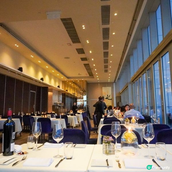 尖沙咀The ONE 19樓的𝐇𝐚𝐫𝐥𝐚𝐧’𝐬 