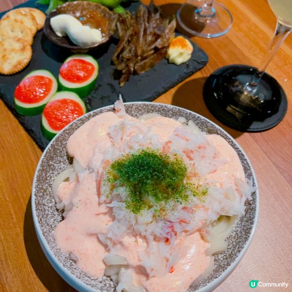 集酒吧與美食於一身，岩哂我地黎chill一chill~