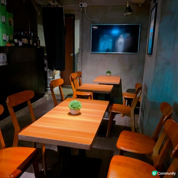 集酒吧與美食於一身，岩哂我地黎chill一chill~