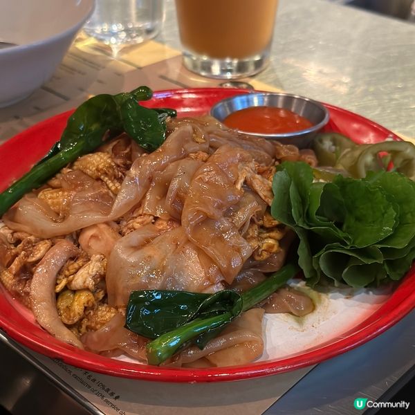 米芝蓮人氣泰國菜！泰式船麵天花板