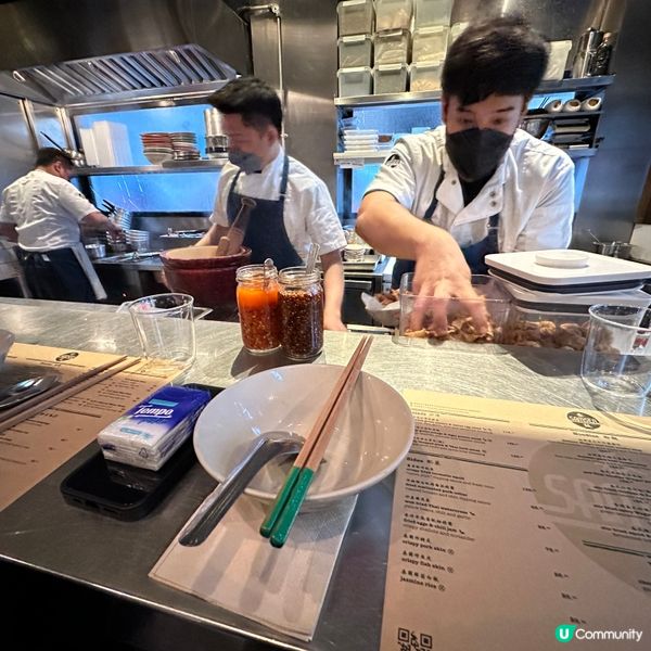 米芝蓮人氣泰國菜！泰式船麵天花板