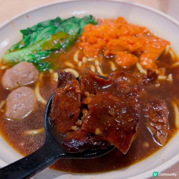 瑞士汁味道香甜，雞翼醃得入味，滑溜多汁，真正皮滑肉嫩