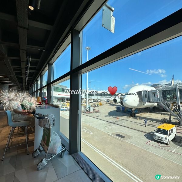 📍機場落地玻璃睇住飛機食薯條～