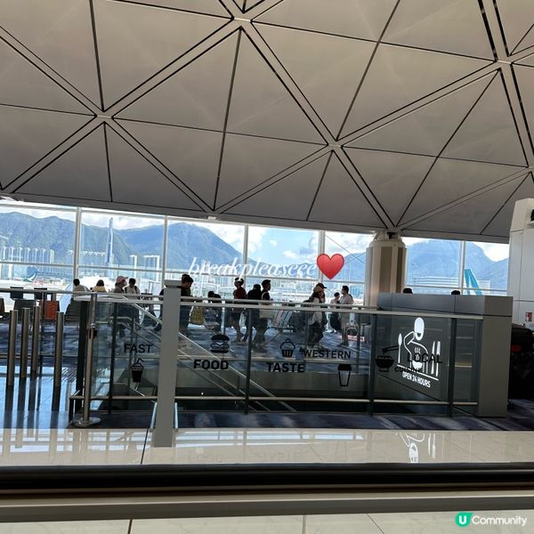 📍機場落地玻璃睇住飛機食薯條～