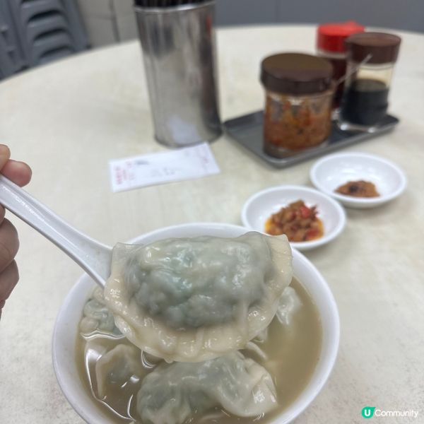 人氣餃子店！新鮮即制 超足料 大大隻餃子