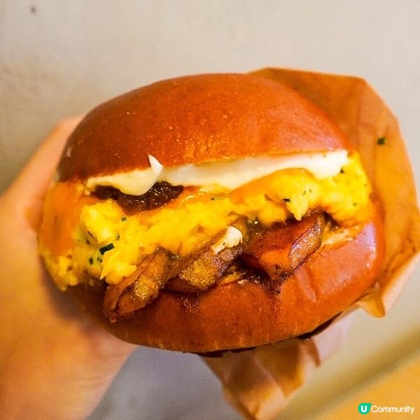 源自美國洛杉磯的Eggslut由快餐車起家的蛋三文治專門店🍔...