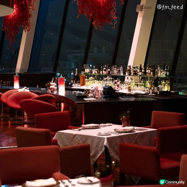 難忘嘅360度全景，配上聖誕主題雞尾酒🍸