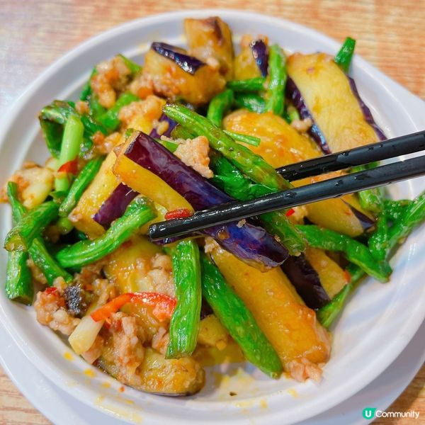 豉汁白鱔煲仔飯，啲飯吸盡豉汁同白鱔嘅香味👅
