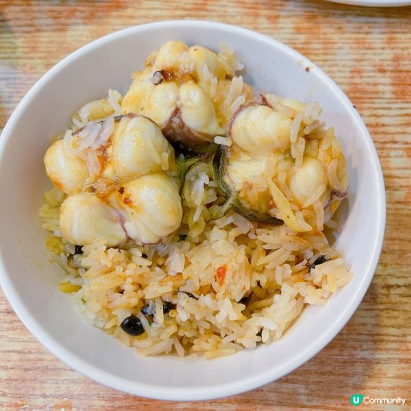 豉汁白鱔煲仔飯，啲飯吸盡豉汁同白鱔嘅香味👅