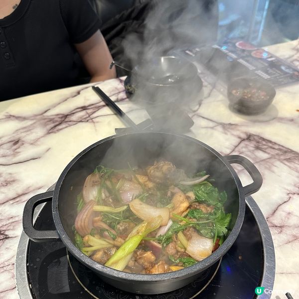 生猛活海鮮！食足150分鐘．任食海鮮火鍋