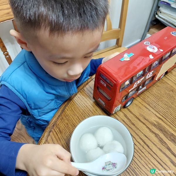 元宵節食 又圓又大的湯圓 