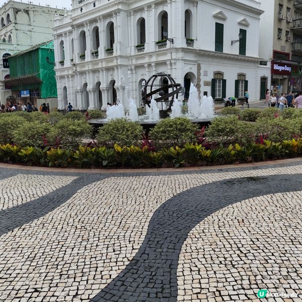 由澳門十六浦步行10分鐘就到大三巴